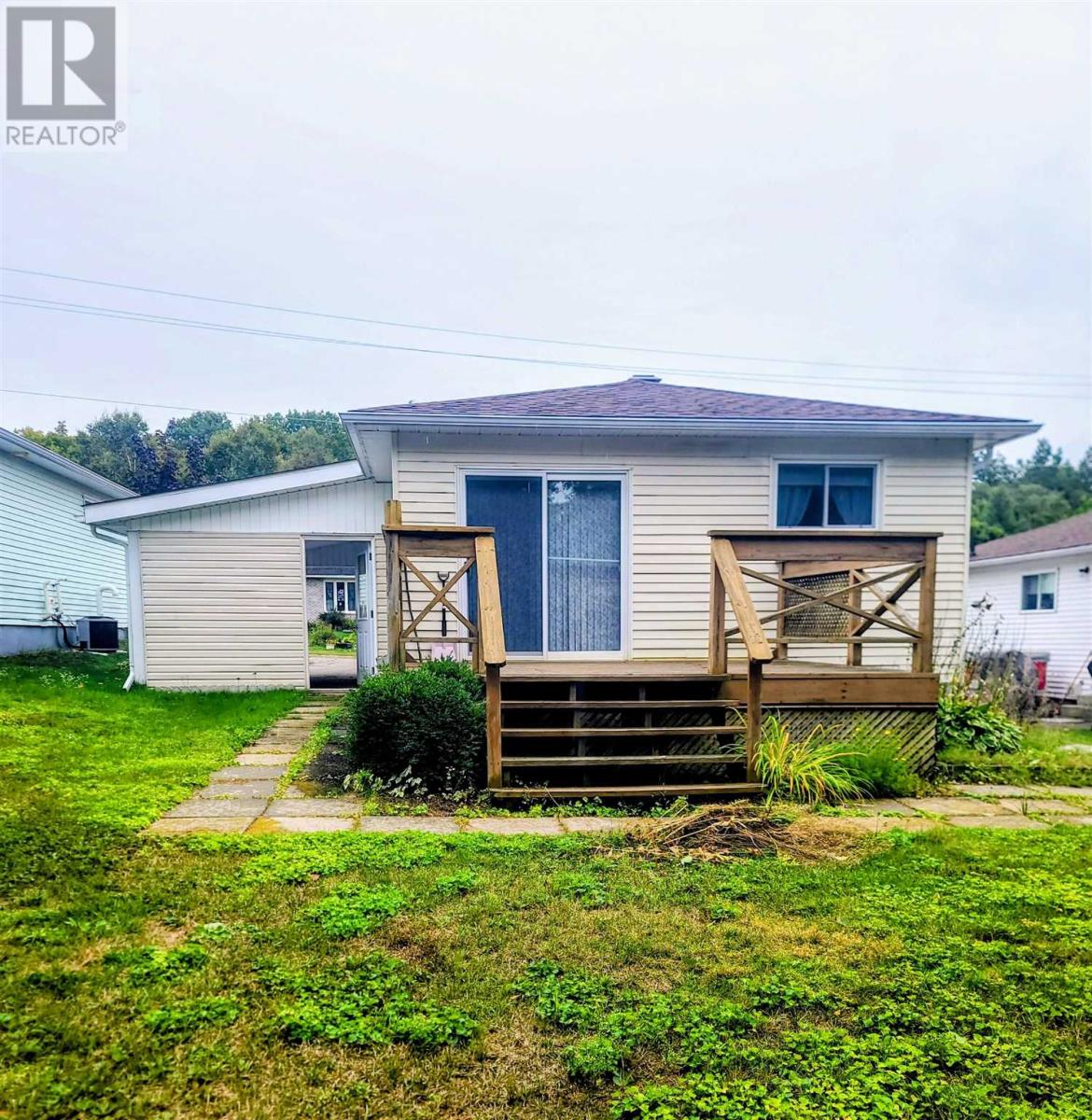 158 Taylor Blvd, Elliot Lake, Ontario  P5A 3L1 - Photo 2 - SM252566