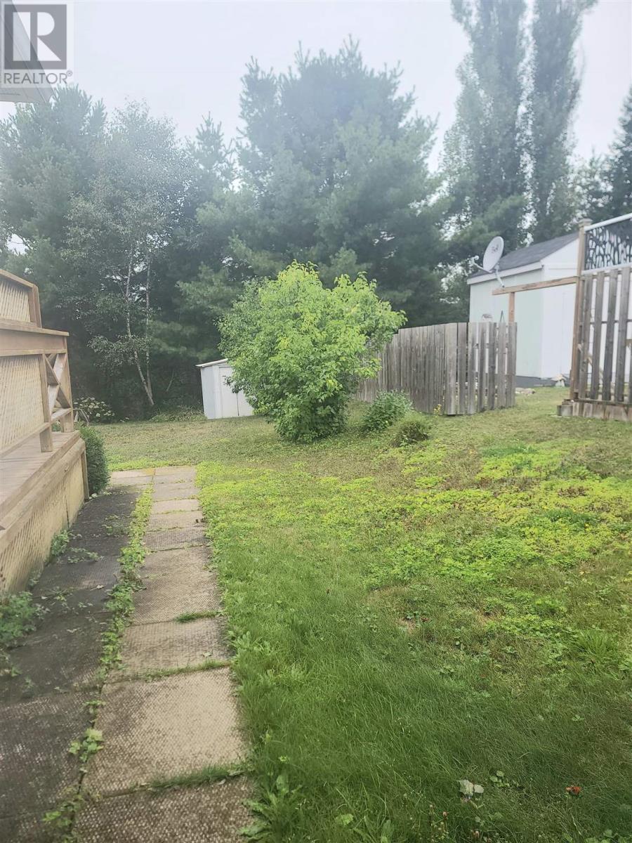 158 Taylor Blvd, Elliot Lake, Ontario  P5A 3L1 - Photo 3 - SM252566