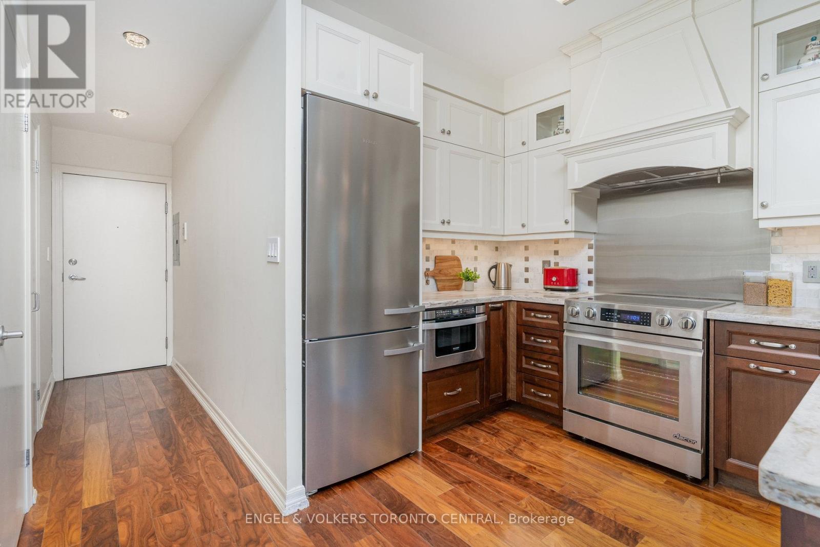 2107 - 300 Bloor Street E, Toronto (Rosedale-Moore Park), Ontario  M4W 3Y2 - Photo 5 - C12394747