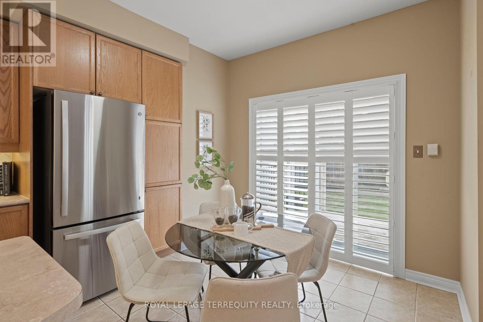 12 Kenilworth Crescent, Whitby, Ontario  L1M 2M7 - Photo 14 - E12394771