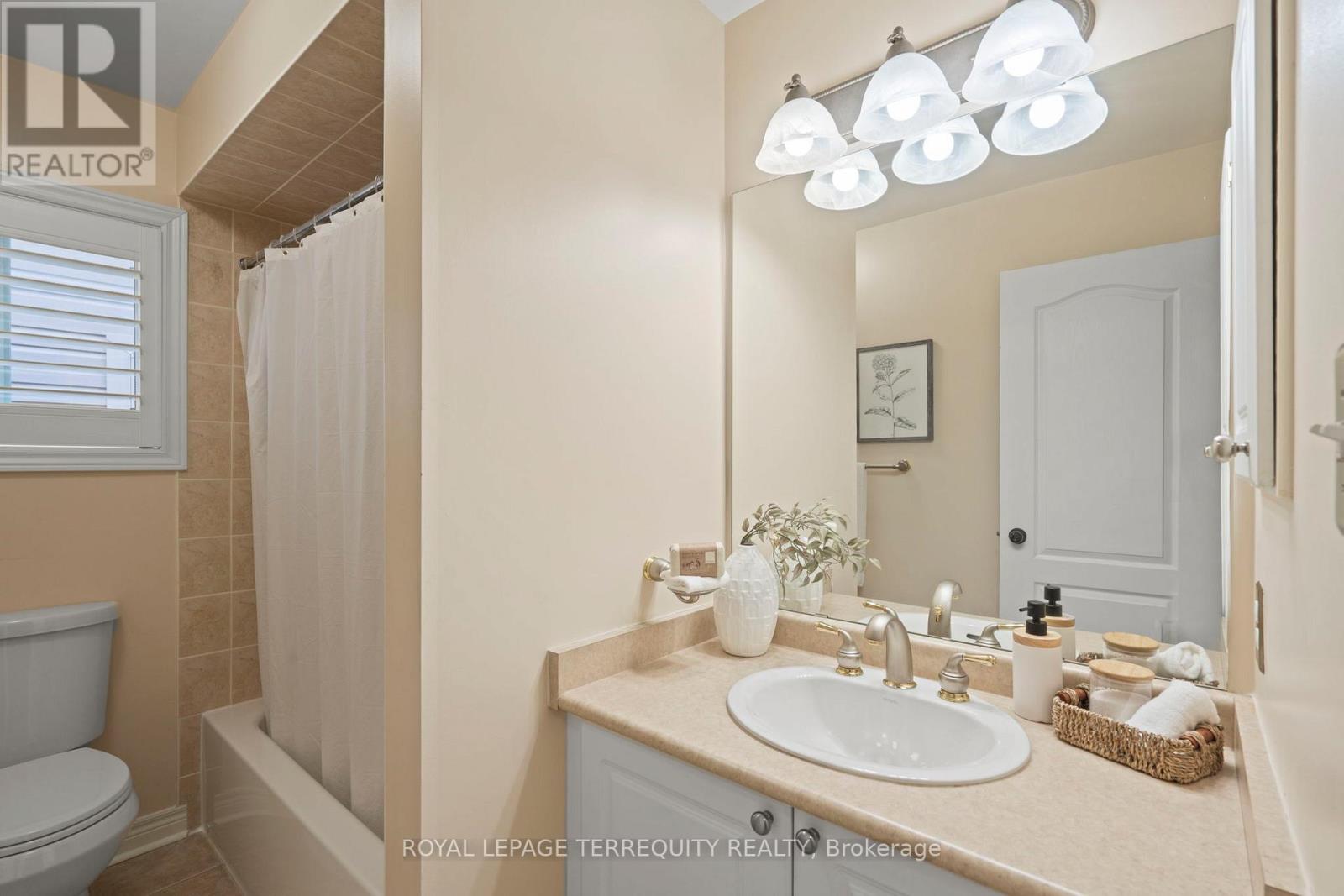 12 Kenilworth Crescent, Whitby, Ontario  L1M 2M7 - Photo 35 - E12394771