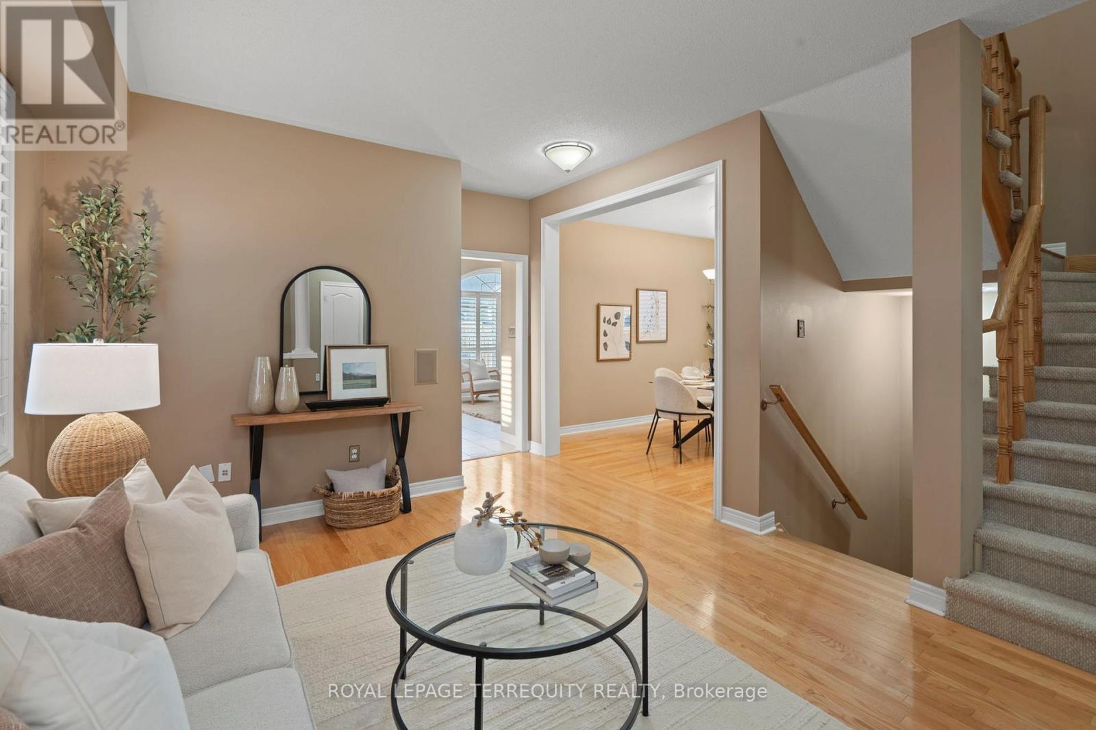 12 Kenilworth Crescent, Whitby, Ontario  L1M 2M7 - Photo 7 - E12394771