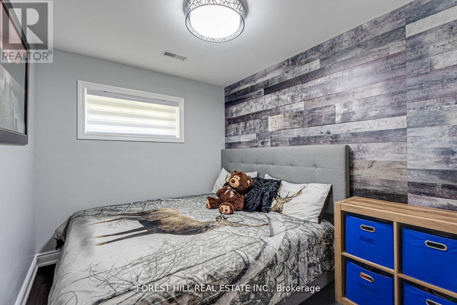 5837 Yonge Street, Innisfil, Ontario  L0L 1K0 - Photo 19 - N12394730