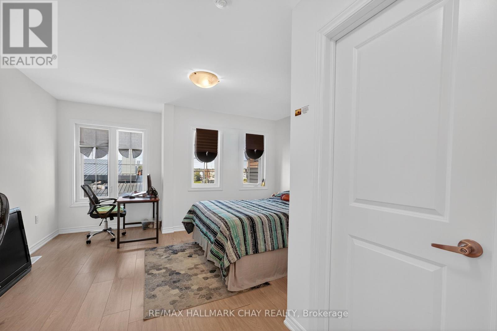 7 Tobias Lane, Barrie, Ontario  L9J 0T8 - Photo 31 - S12394411