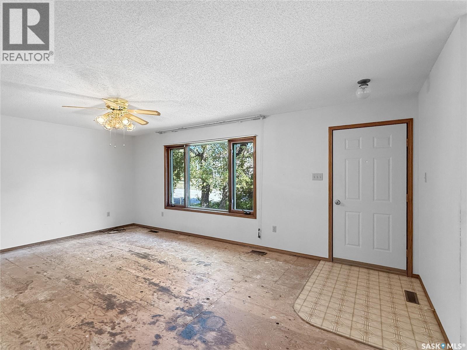 110 Main Street, Sintaluta, Saskatchewan  S0G 4N0 - Photo 11 - SK017942