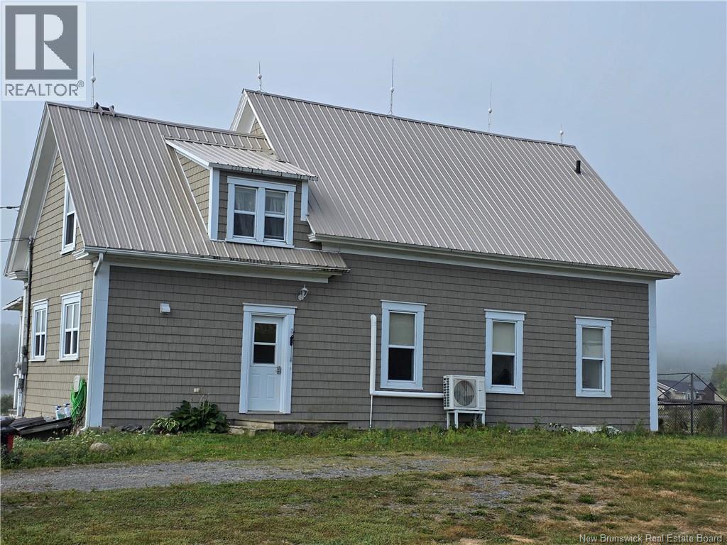 739 Route 105, Nackawic, New Brunswick  E6G 1G4 - Photo 2 - NB126433