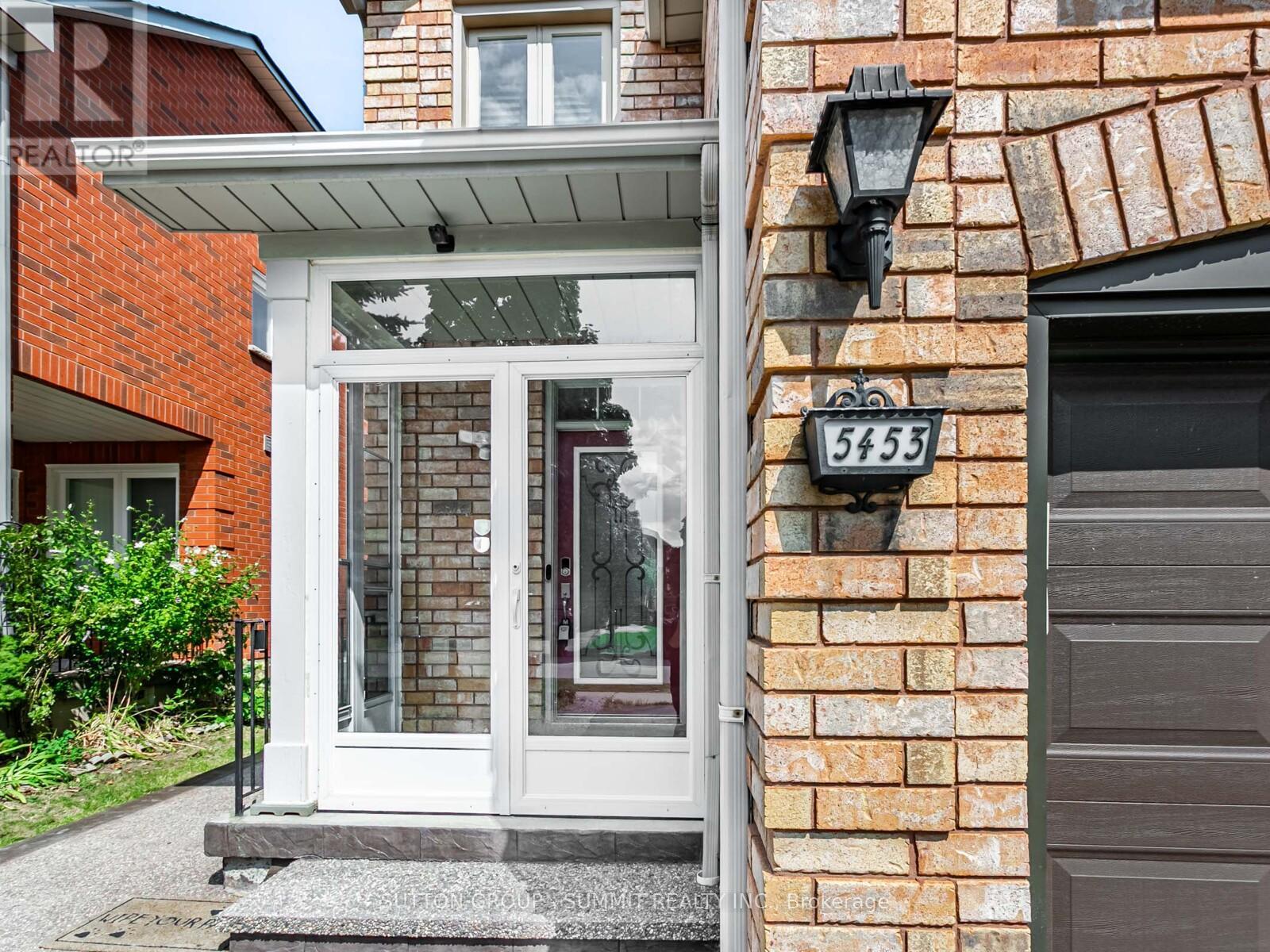 Upper - 5453 Palmerston Crescent, Mississauga, Ontario  L5M 5Z8 - Photo 3 - W12394682