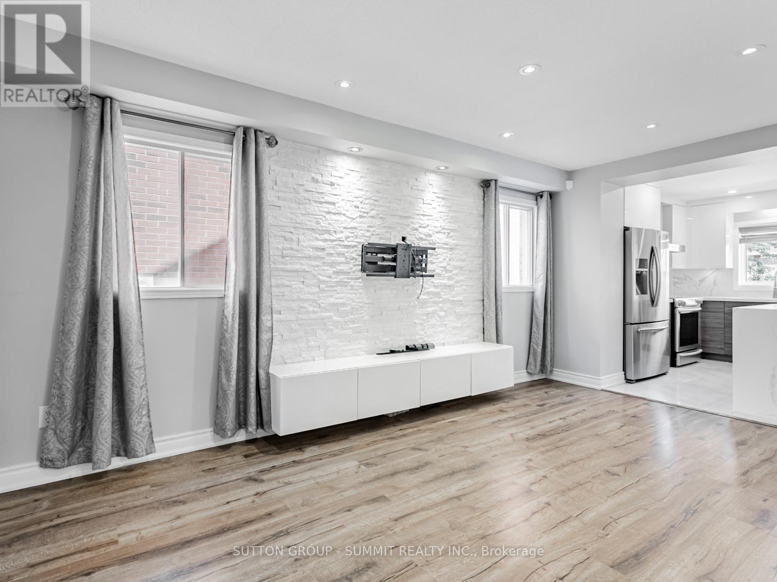 Upper - 5453 Palmerston Crescent, Mississauga, Ontario  L5M 5Z8 - Photo 6 - W12394682