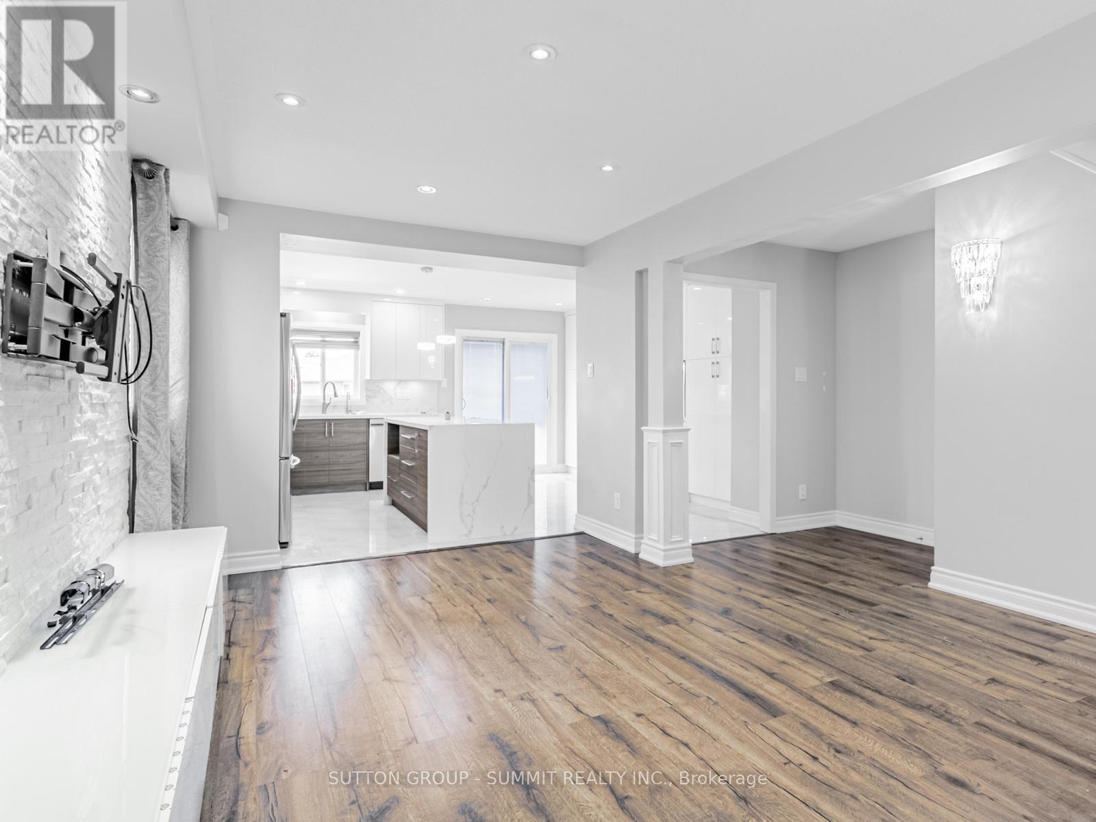 Upper - 5453 Palmerston Crescent, Mississauga, Ontario  L5M 5Z8 - Photo 7 - W12394682