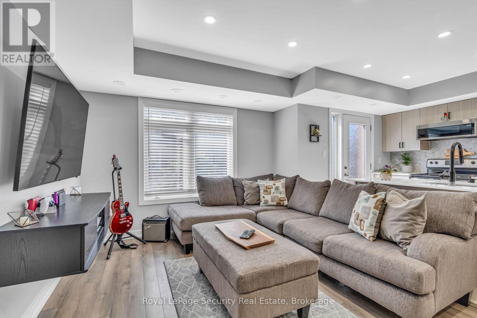 61 - 2315 Sheppard Avenue W, Toronto (Humberlea-Pelmo Park), Ontario  M9M 3A4 - Photo 6 - W12394689