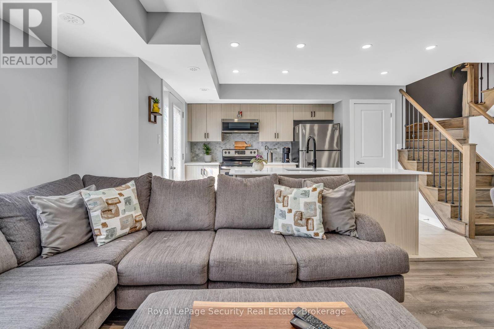 61 - 2315 Sheppard Avenue W, Toronto (Humberlea-Pelmo Park), Ontario  M9M 3A4 - Photo 9 - W12394689