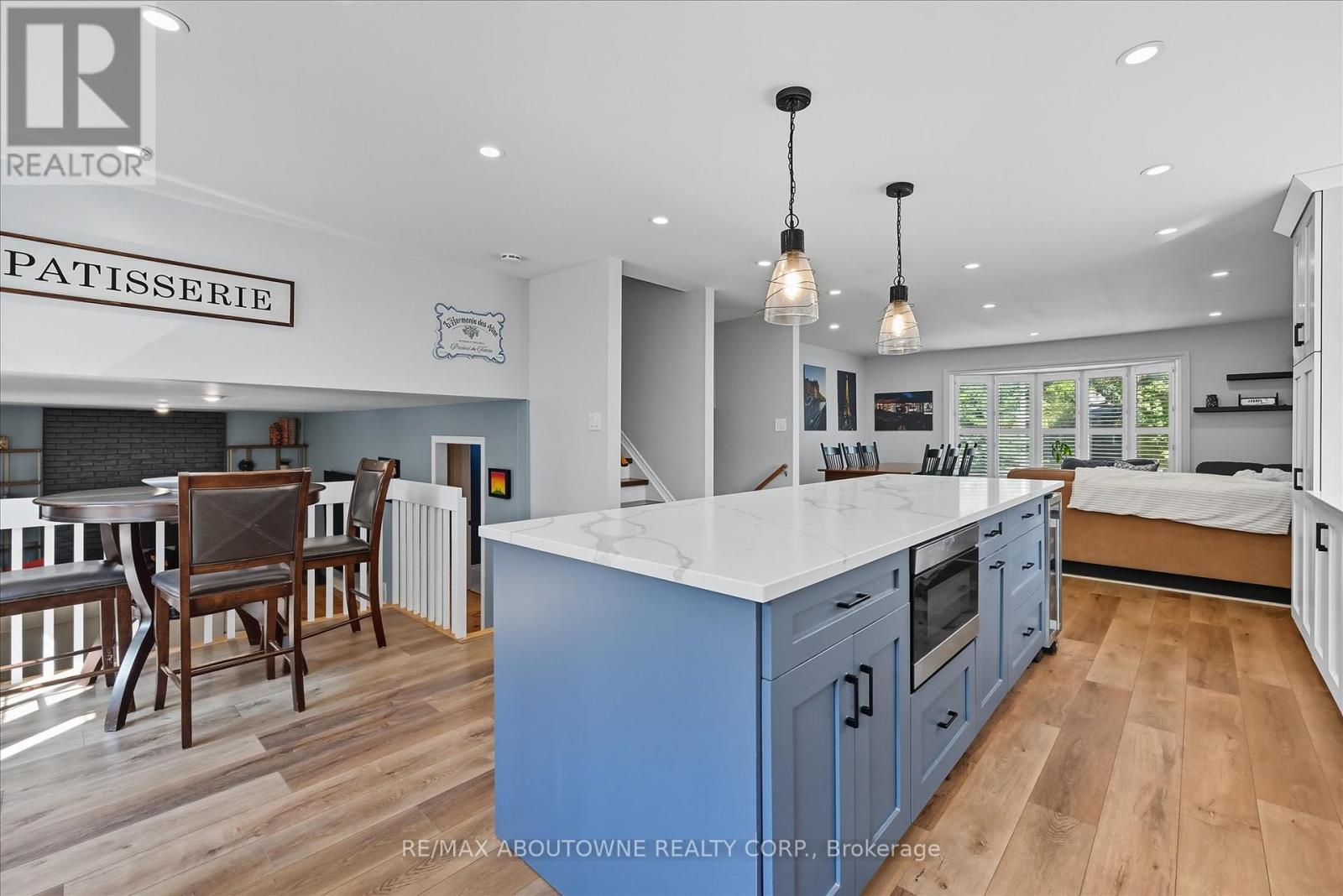 2490 Trevor Drive, Oakville, Ontario  L6L 5C6 - Photo 13 - W12394718