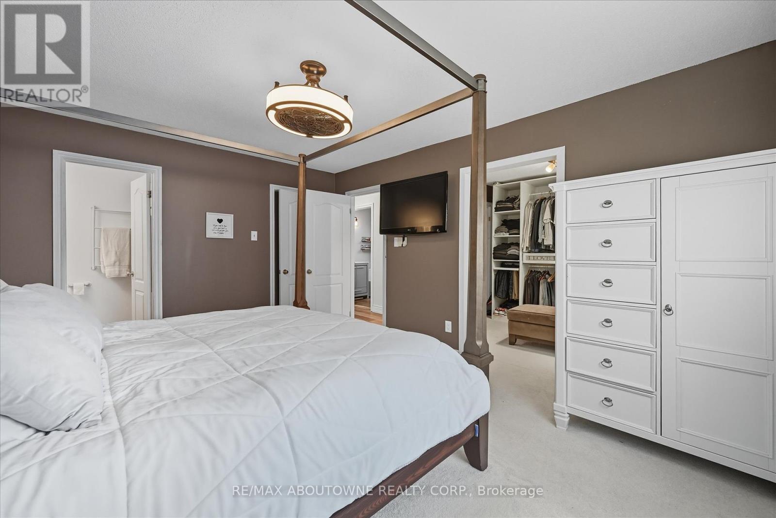 2490 Trevor Drive, Oakville, Ontario  L6L 5C6 - Photo 32 - W12394718