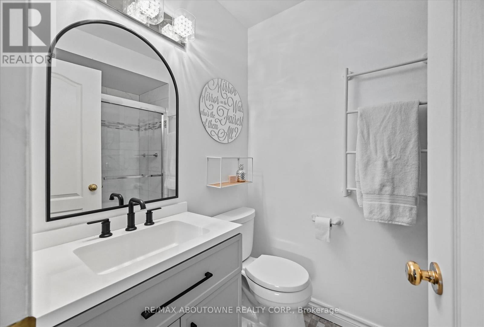 2490 Trevor Drive, Oakville, Ontario  L6L 5C6 - Photo 33 - W12394718