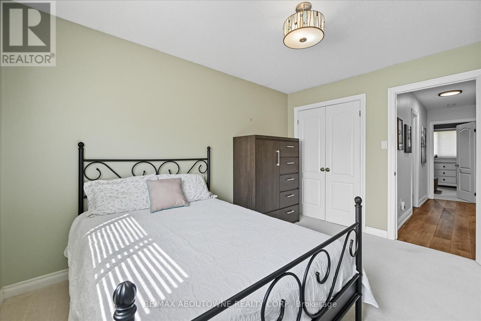 2490 Trevor Drive, Oakville, Ontario  L6L 5C6 - Photo 35 - W12394718