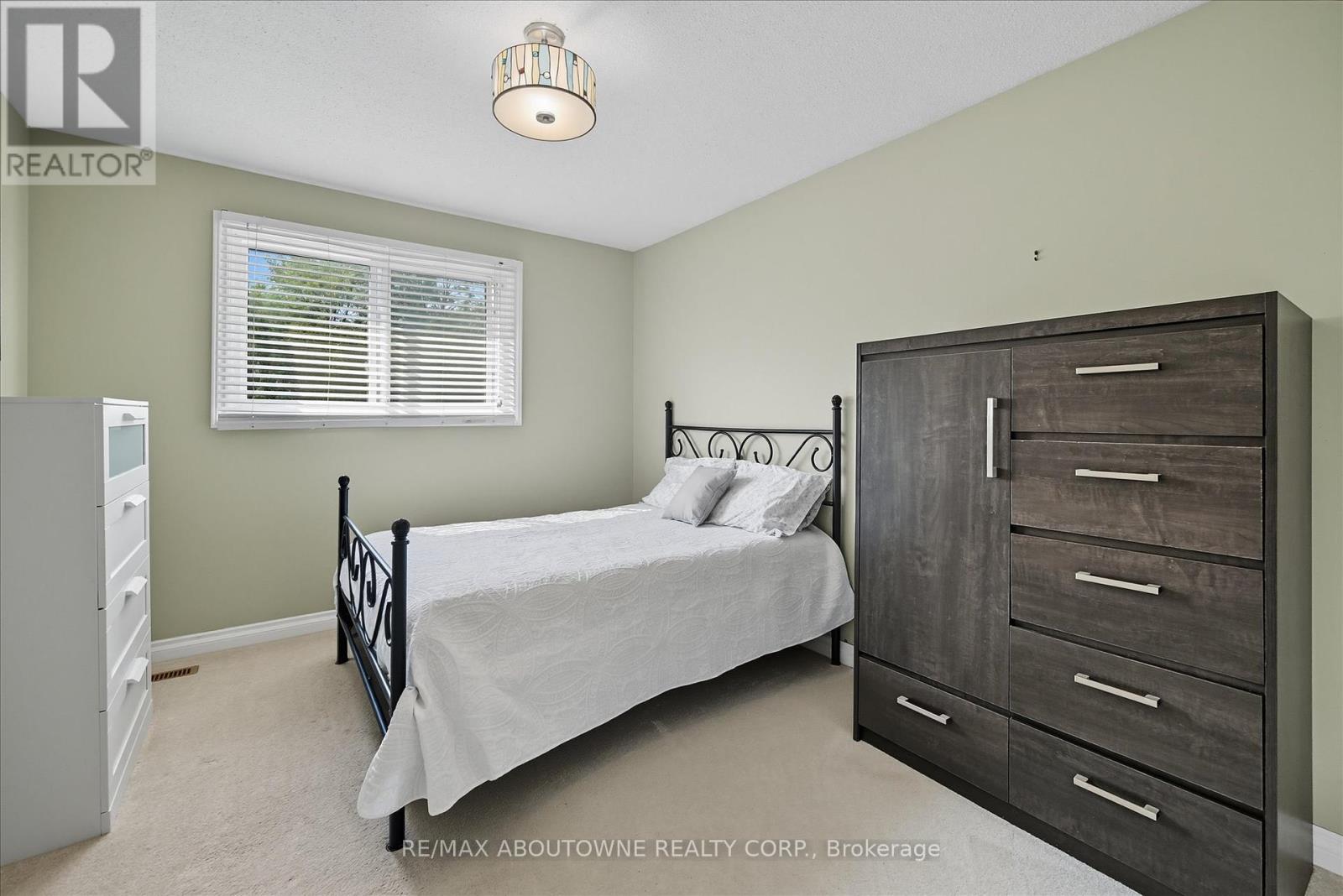 2490 Trevor Drive, Oakville, Ontario  L6L 5C6 - Photo 36 - W12394718