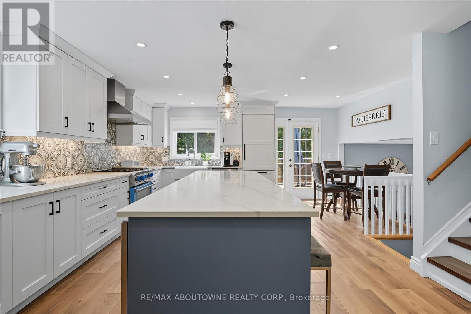 2490 Trevor Drive, Oakville, Ontario  L6L 5C6 - Photo 9 - W12394718