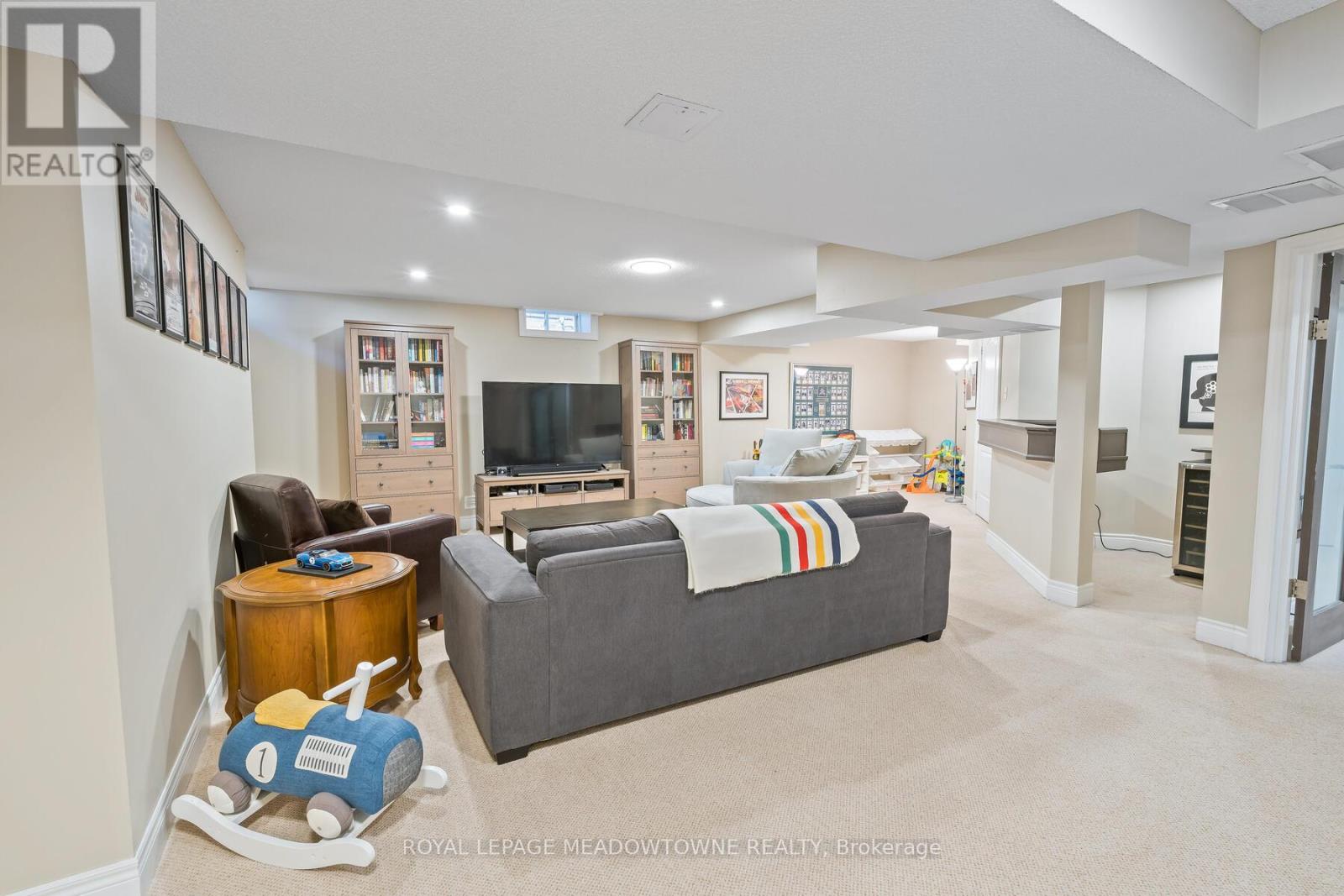 135 Miller Drive, Halton Hills (Georgetown), Ontario  L7G 5Y1 - Photo 38 - W12394741