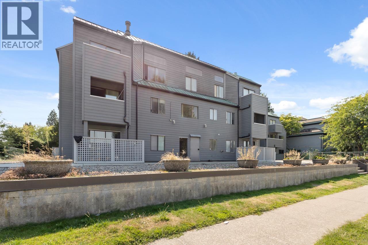 110 1948 Coquitlam Avenue, Port Coquitlam, British Columbia  V3B 1J3 - Photo 3 - R3043366
