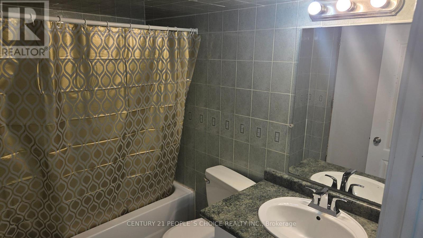 38 Goreridge Crescent, Brampton, Ontario  L6P 1P1 - Photo 10 - W12362864