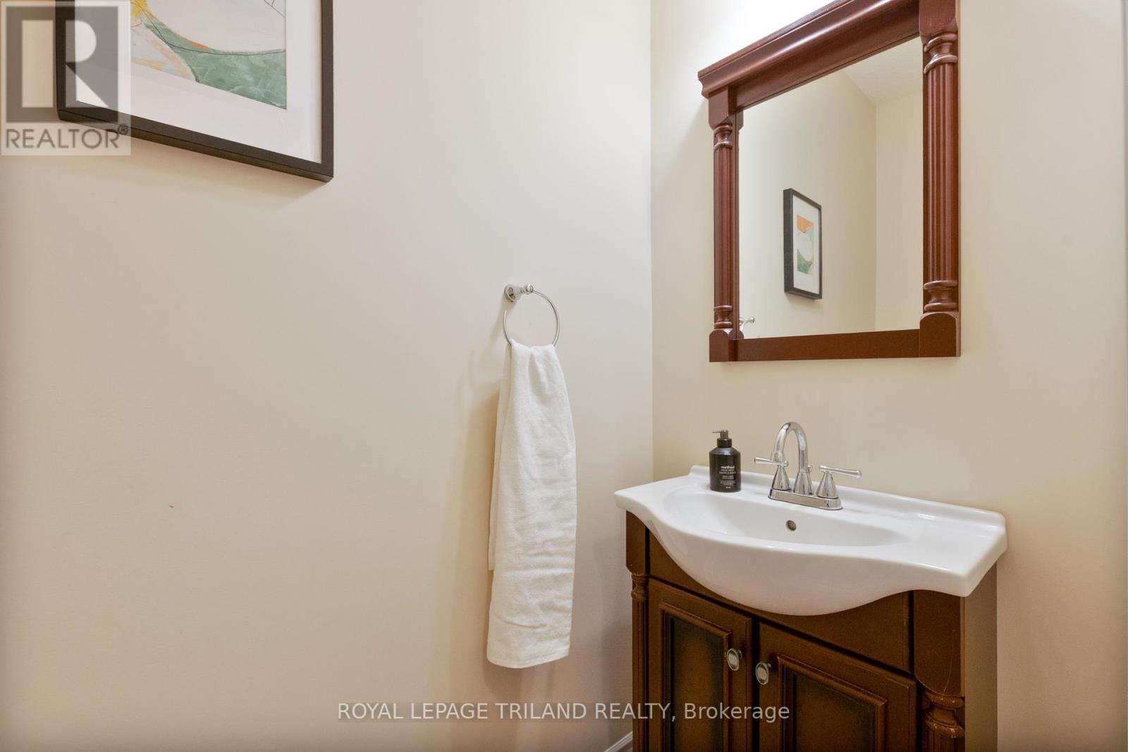 6742 Navin Crescent, London South, Ontario  N6P 0B6 - Photo 10 - X12394912