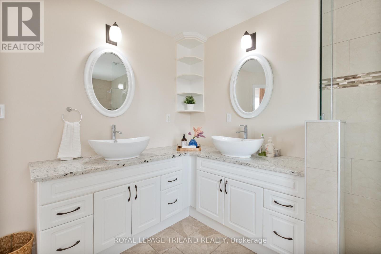 6742 Navin Crescent, London South, Ontario  N6P 0B6 - Photo 30 - X12394912