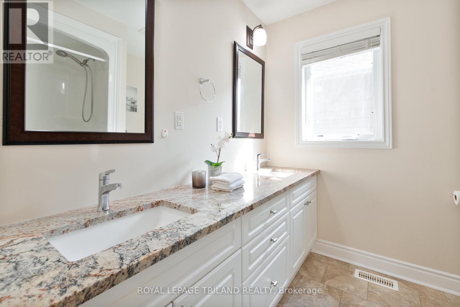 6742 Navin Crescent, London South, Ontario  N6P 0B6 - Photo 36 - X12394912