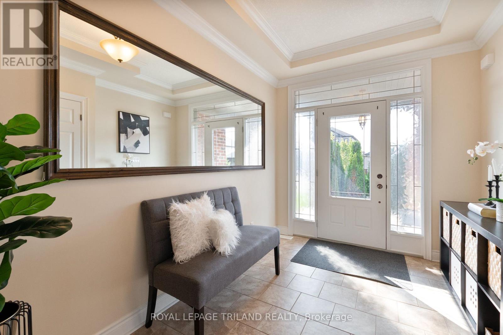 6742 Navin Crescent, London South, Ontario  N6P 0B6 - Photo 5 - X12394912