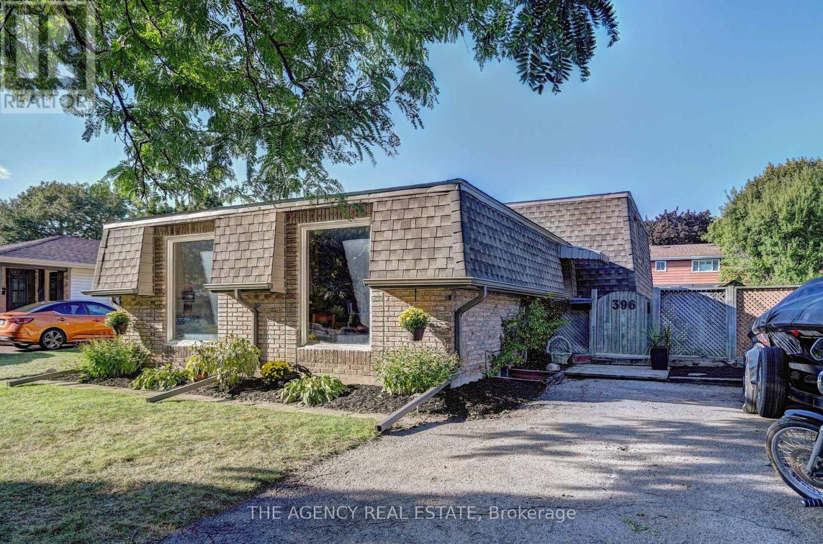 Property at 396 DUNVEGAN DRIVE image 2