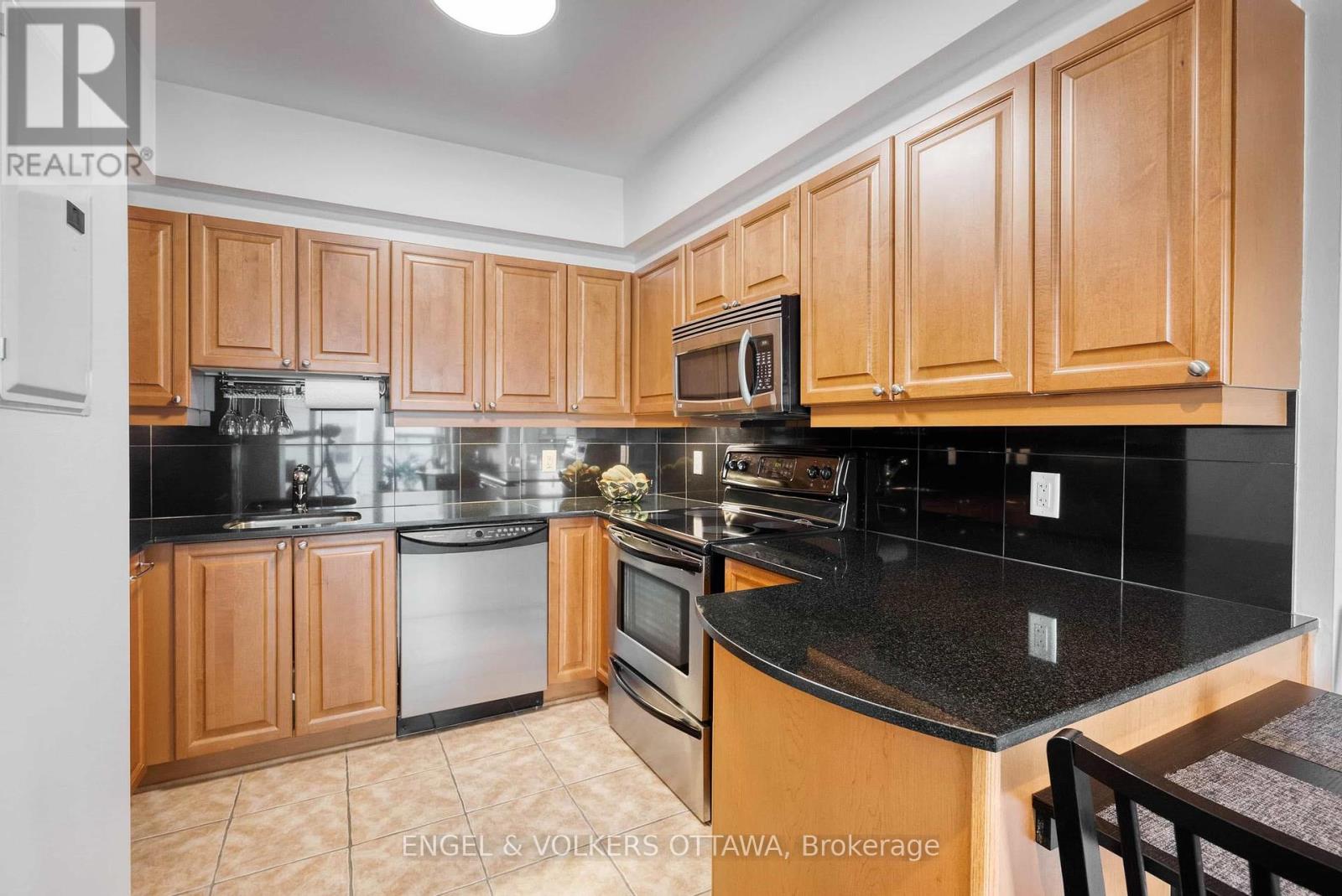 2005 - 445 Laurier Avenue W, Ottawa, Ontario  K1N 6R4 - Photo 8 - X12394965