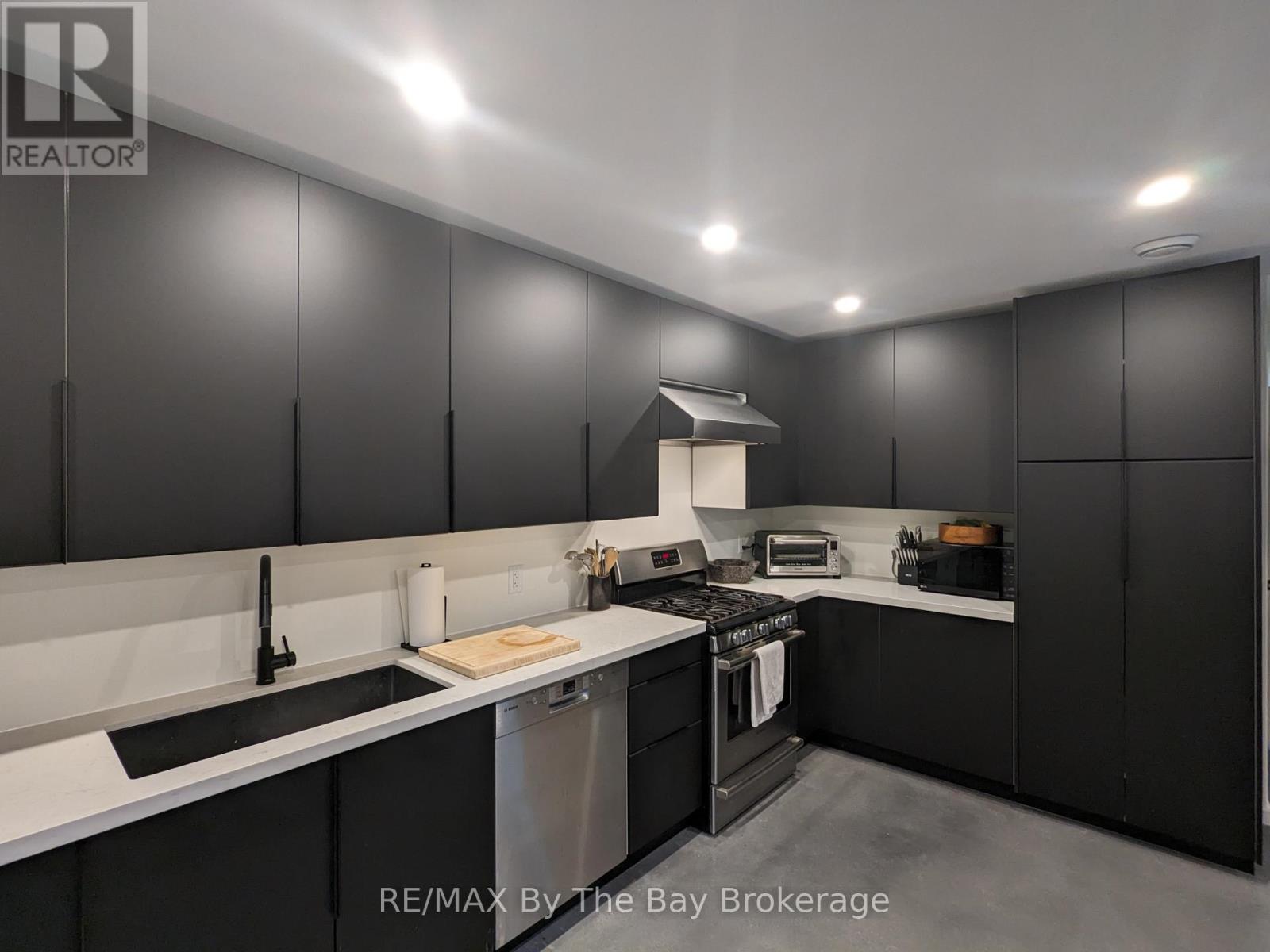 117 Glenlake Boulevard, Collingwood, Ontario  L9Y 3Z1 - Photo 4 - S12394928