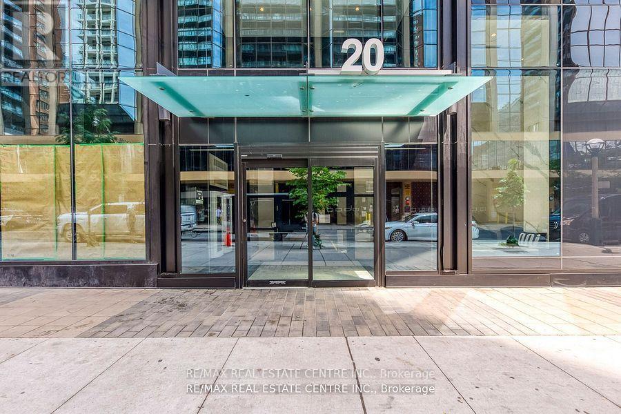 406 - 20 Edward Street, Toronto, Ontario  M5G 1C9 - Photo 4 - C12394790