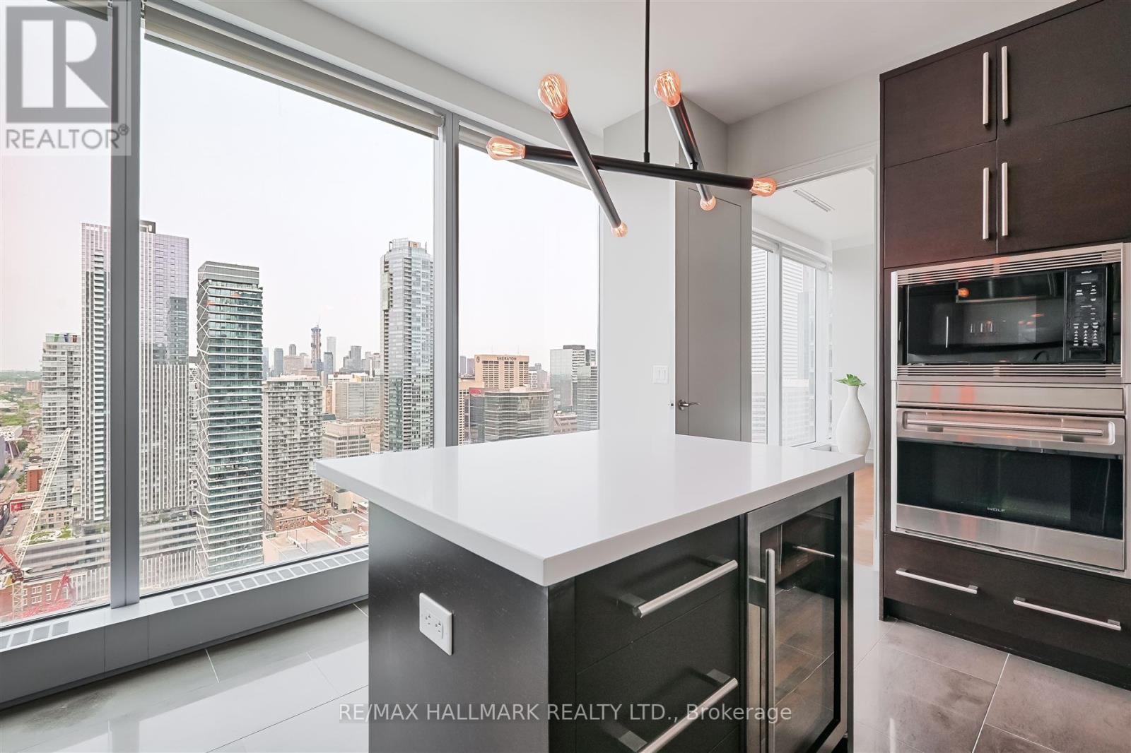 3303 - 183 Wellington Street W, Toronto, Ontario  M5V 0A1 - Photo 11 - C12394865
