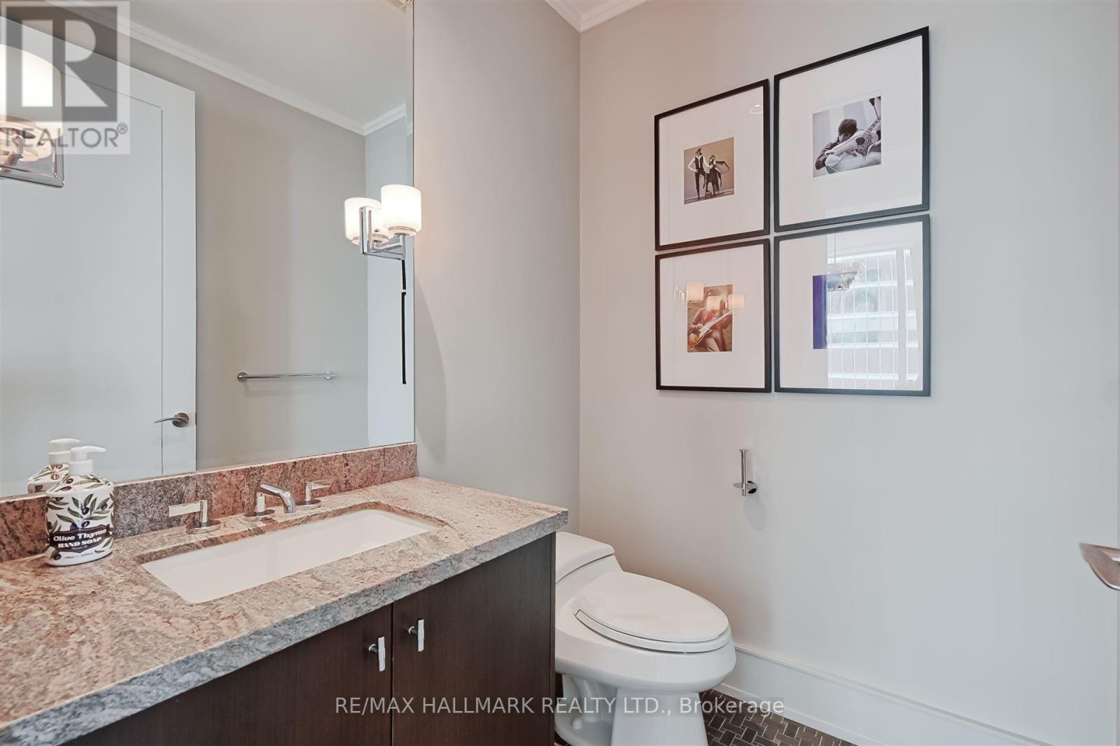 3303 - 183 Wellington Street W, Toronto, Ontario  M5V 0A1 - Photo 13 - C12394865