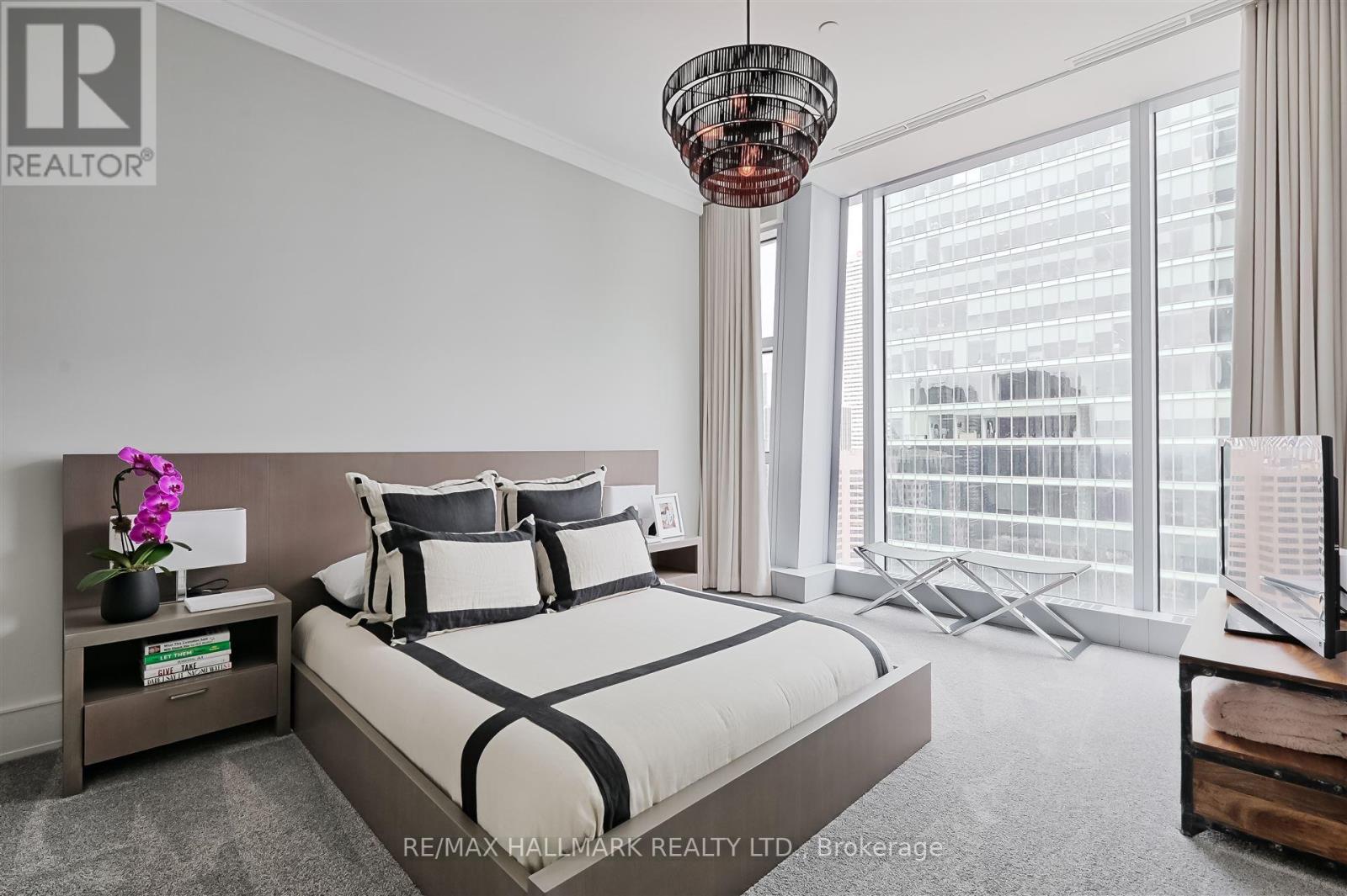 3303 - 183 Wellington Street W, Toronto, Ontario  M5V 0A1 - Photo 15 - C12394865