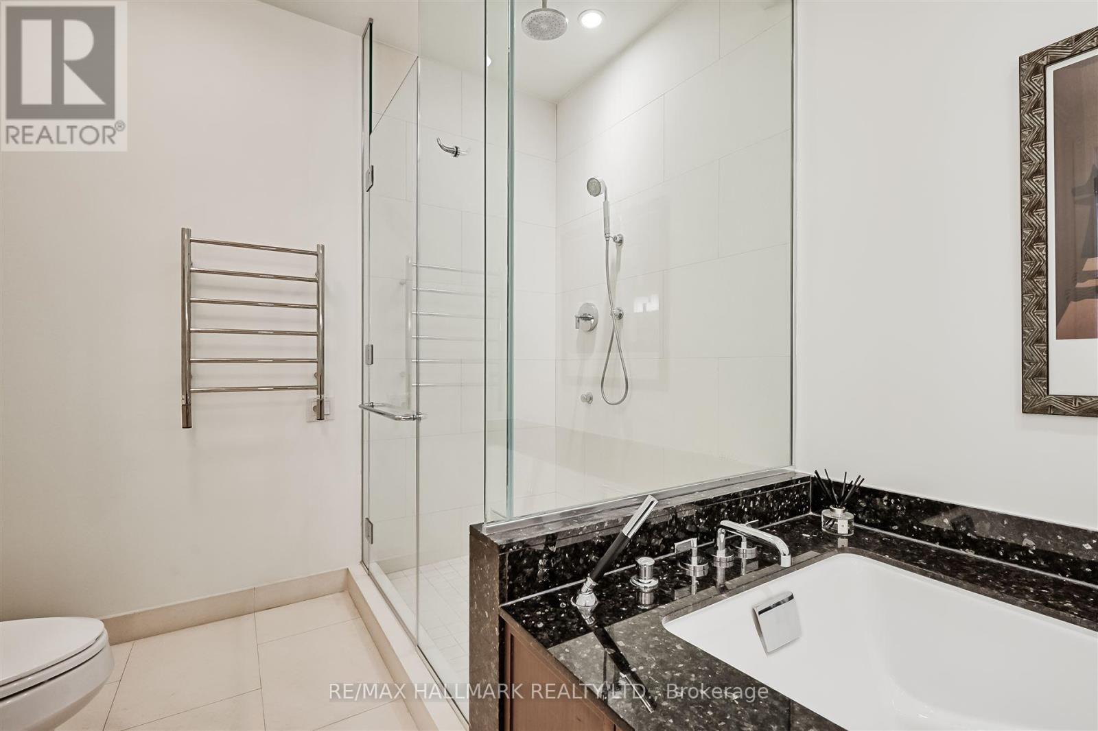 3303 - 183 Wellington Street W, Toronto, Ontario  M5V 0A1 - Photo 19 - C12394865