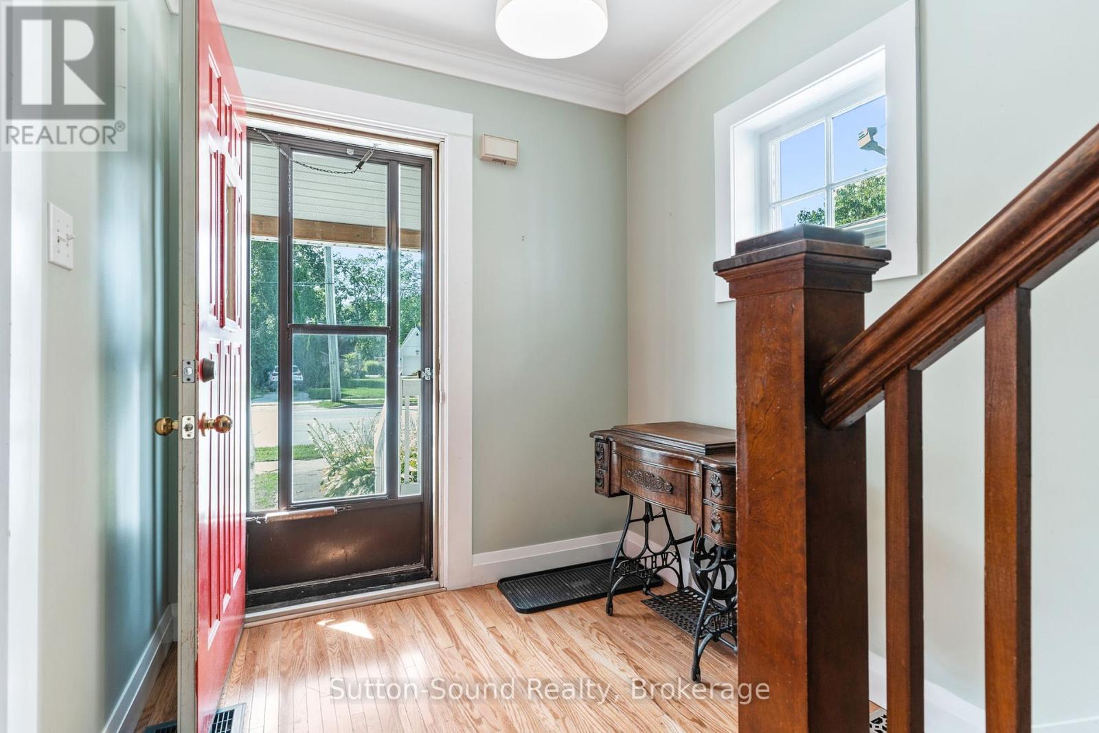 575 2nd Avenue E, Owen Sound, Ontario  N4K 2G5 - Photo 6 - X12394931