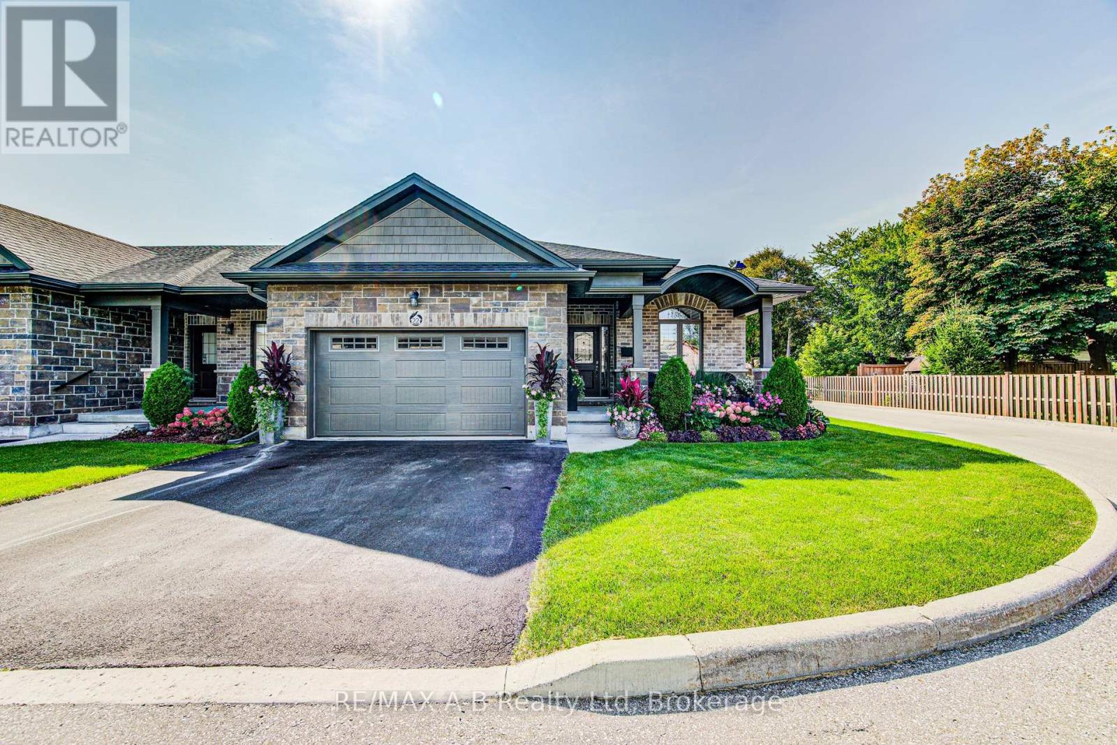 22 - 53 Roth Street, East Zorra-Tavistock, Ontario  N0B 2R0 - Photo 2 - X12394949