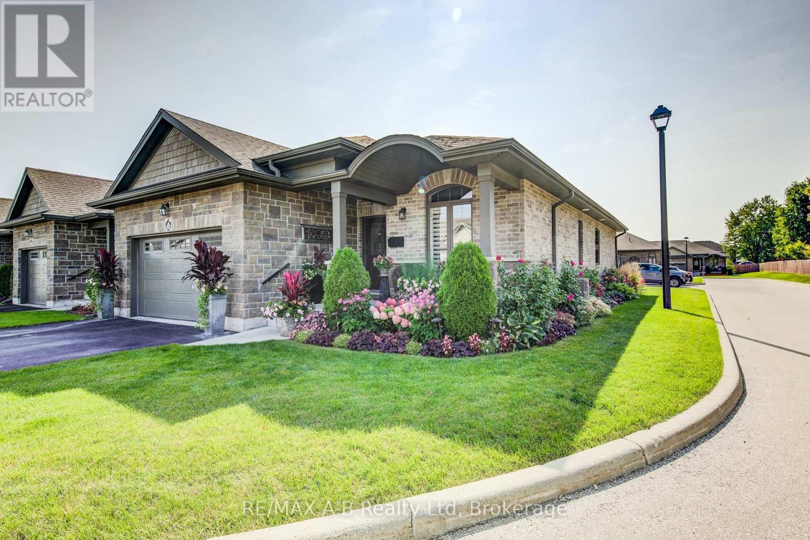 22 - 53 Roth Street, East Zorra-Tavistock, Ontario  N0B 2R0 - Photo 3 - X12394949