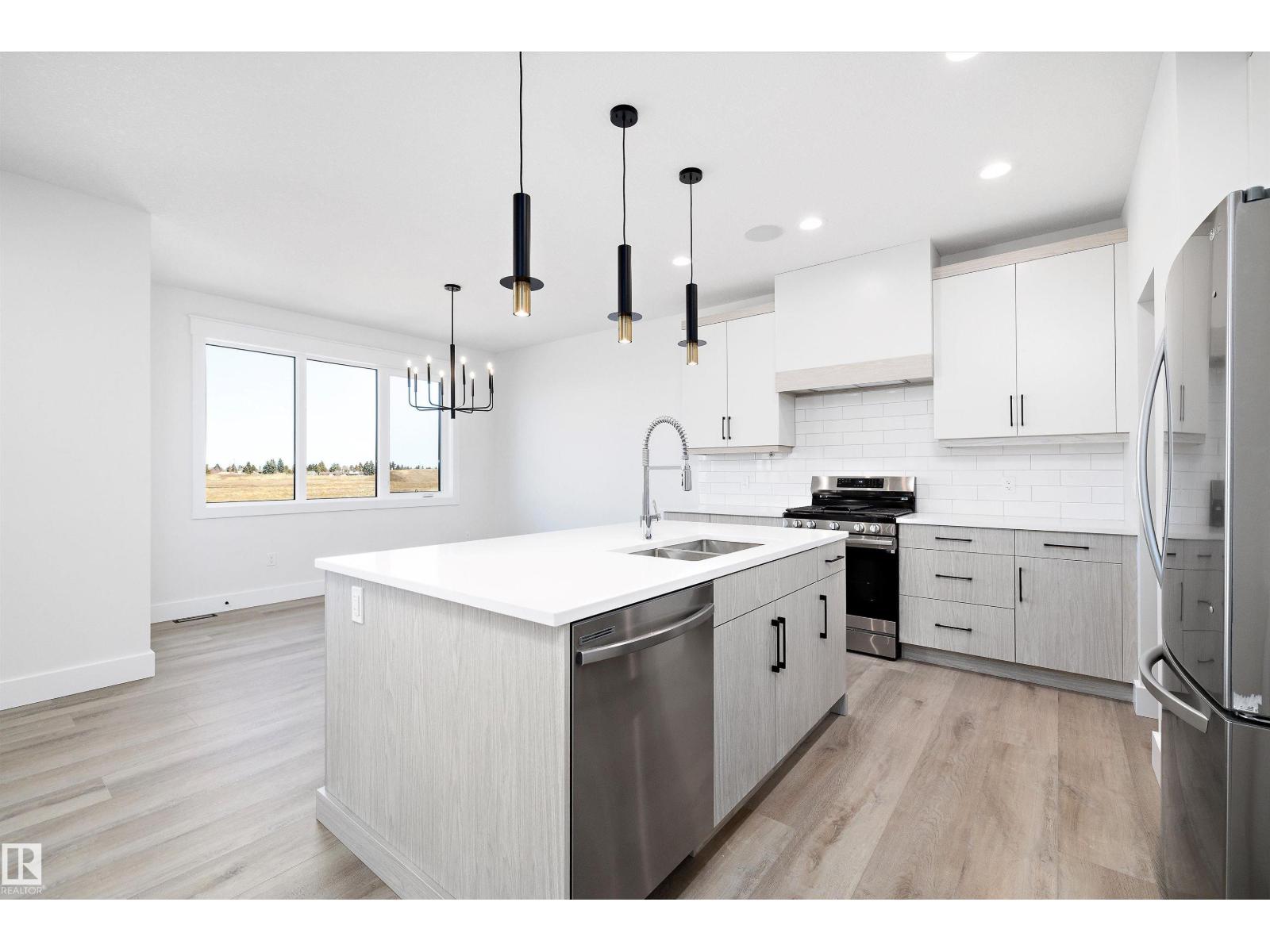 10232 92A AV, Morinville, Alberta