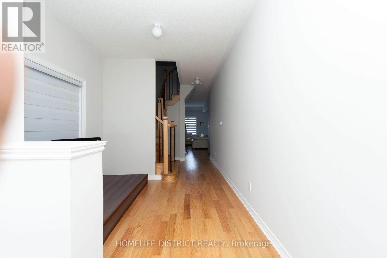 1085 Skyridge Boulevard, Pickering, Ontario  L1X 0M8 - Photo 4 - E12394821