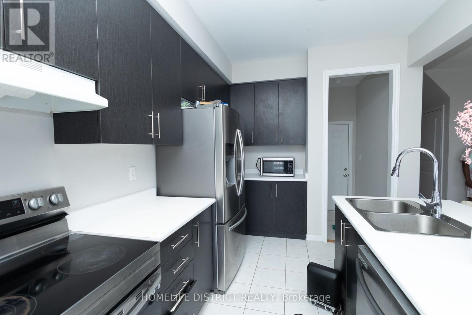 1085 Skyridge Boulevard, Pickering, Ontario  L1X 0M8 - Photo 9 - E12394821