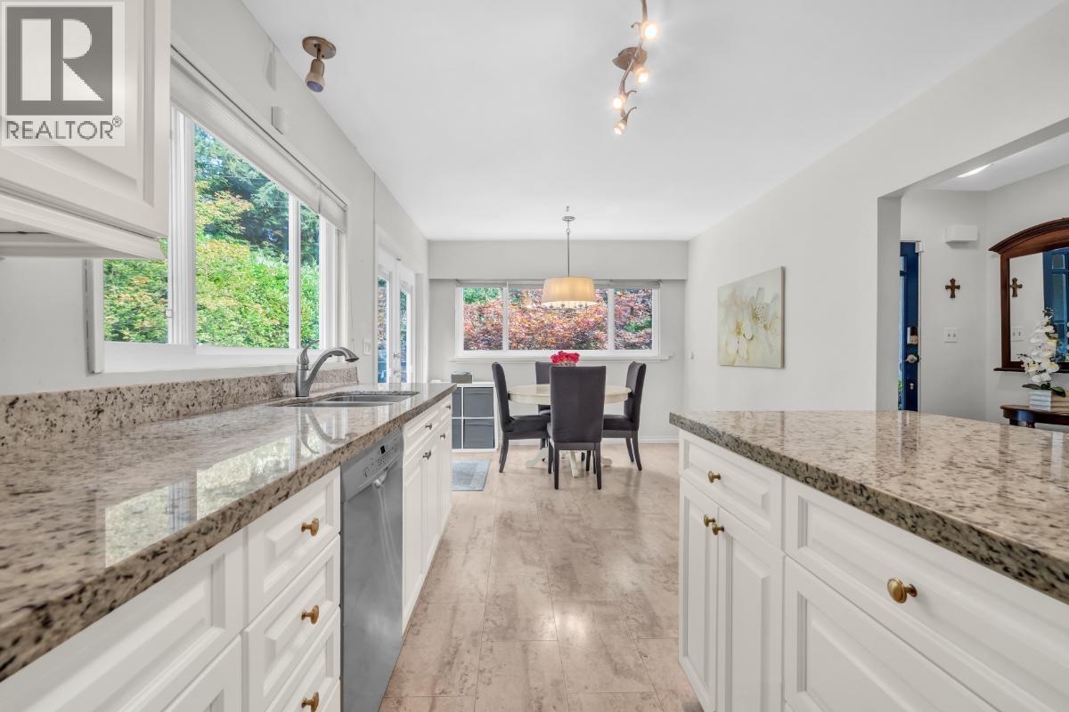 4233 Capilano Road, North Vancouver, British Columbia  V7R 4J6 - Photo 12 - R3046170