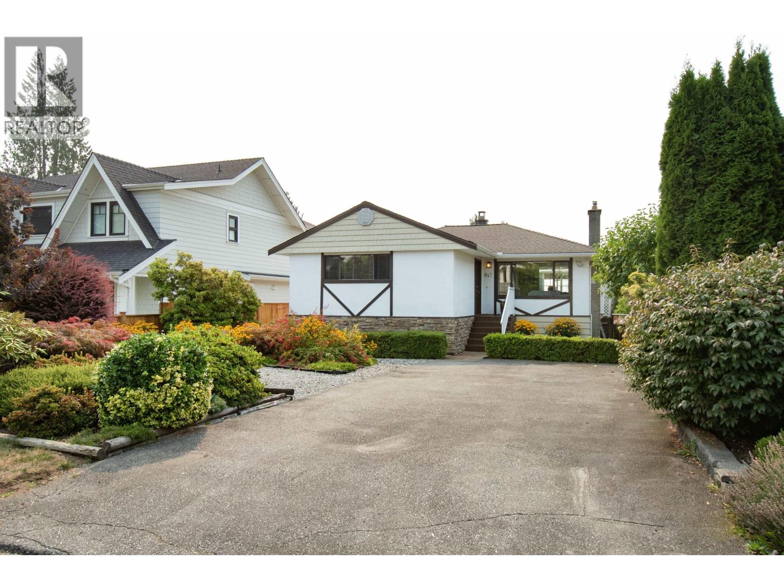 847 E 13TH STREET, North Vancouver, British Columbia