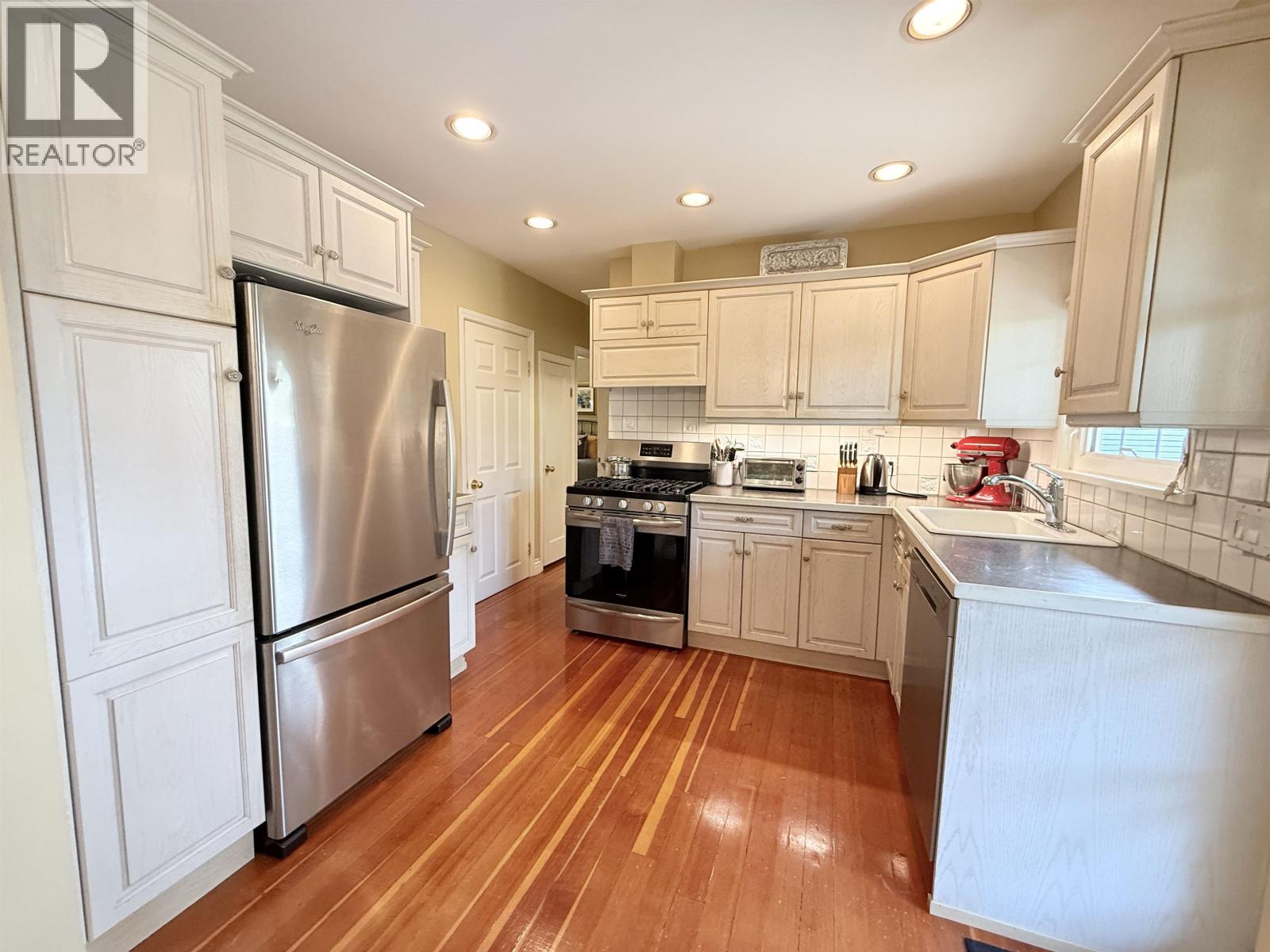 680 Thompson Avenue, Coquitlam, British Columbia  V3J 3Z8 - Photo 9 - R3046207