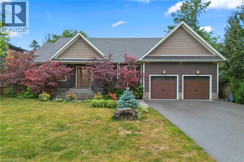 2073 DERAMORE Drive, Oakville, Ontario