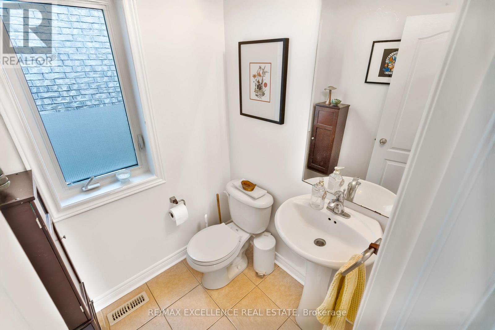 2 Mantle Avenue, Whitchurch-Stouffville, Ontario  L4A 0M4 - Photo 12 - N12394078
