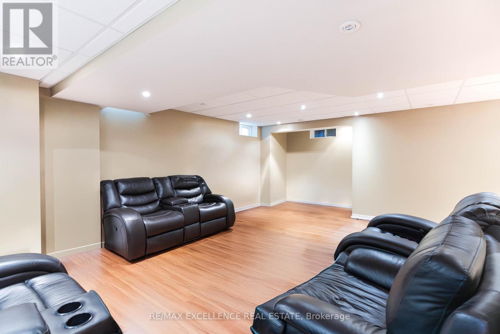 2 Mantle Avenue, Whitchurch-Stouffville, Ontario  L4A 0M4 - Photo 22 - N12394078