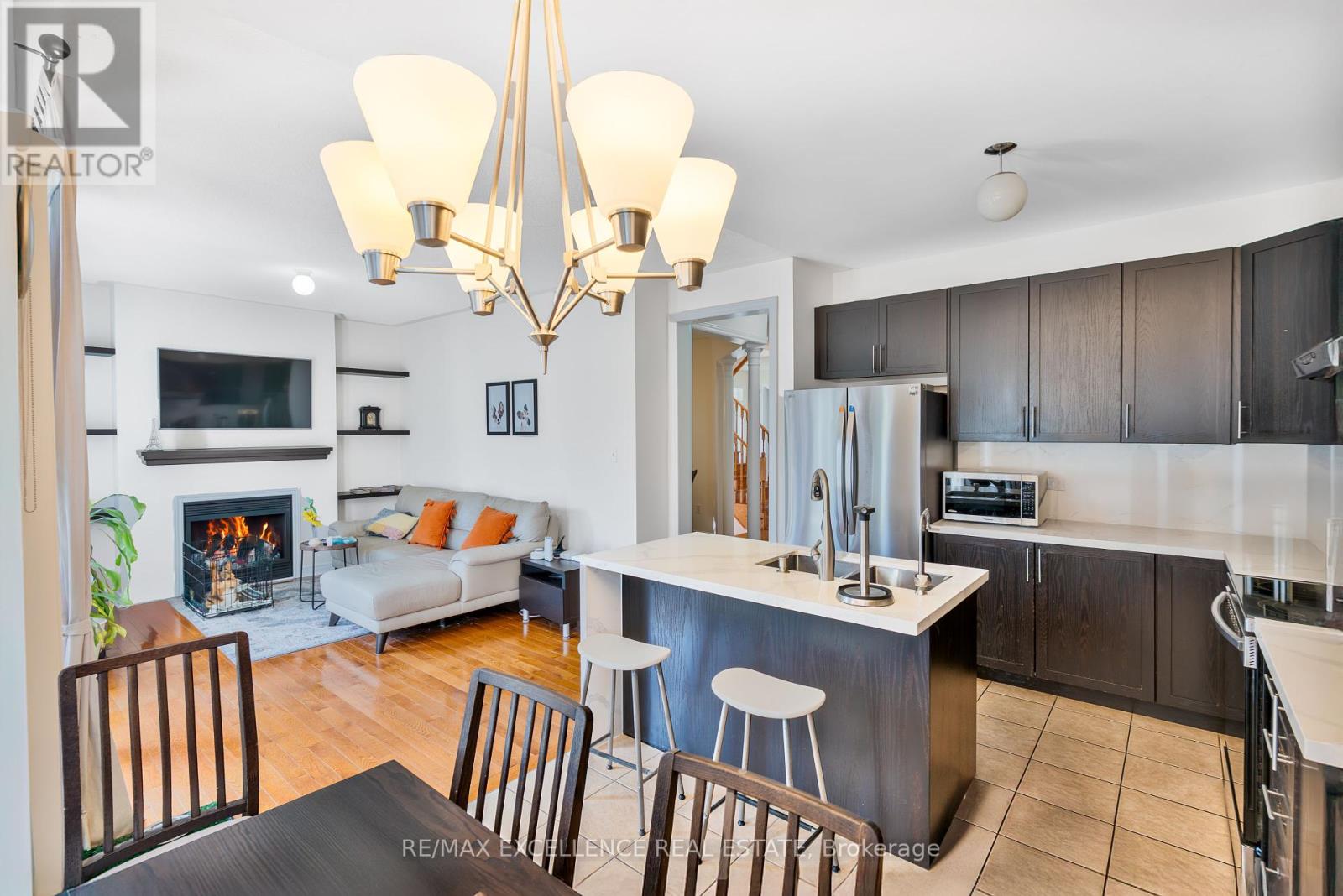 2 Mantle Avenue, Whitchurch-Stouffville, Ontario  L4A 0M4 - Photo 6 - N12394078