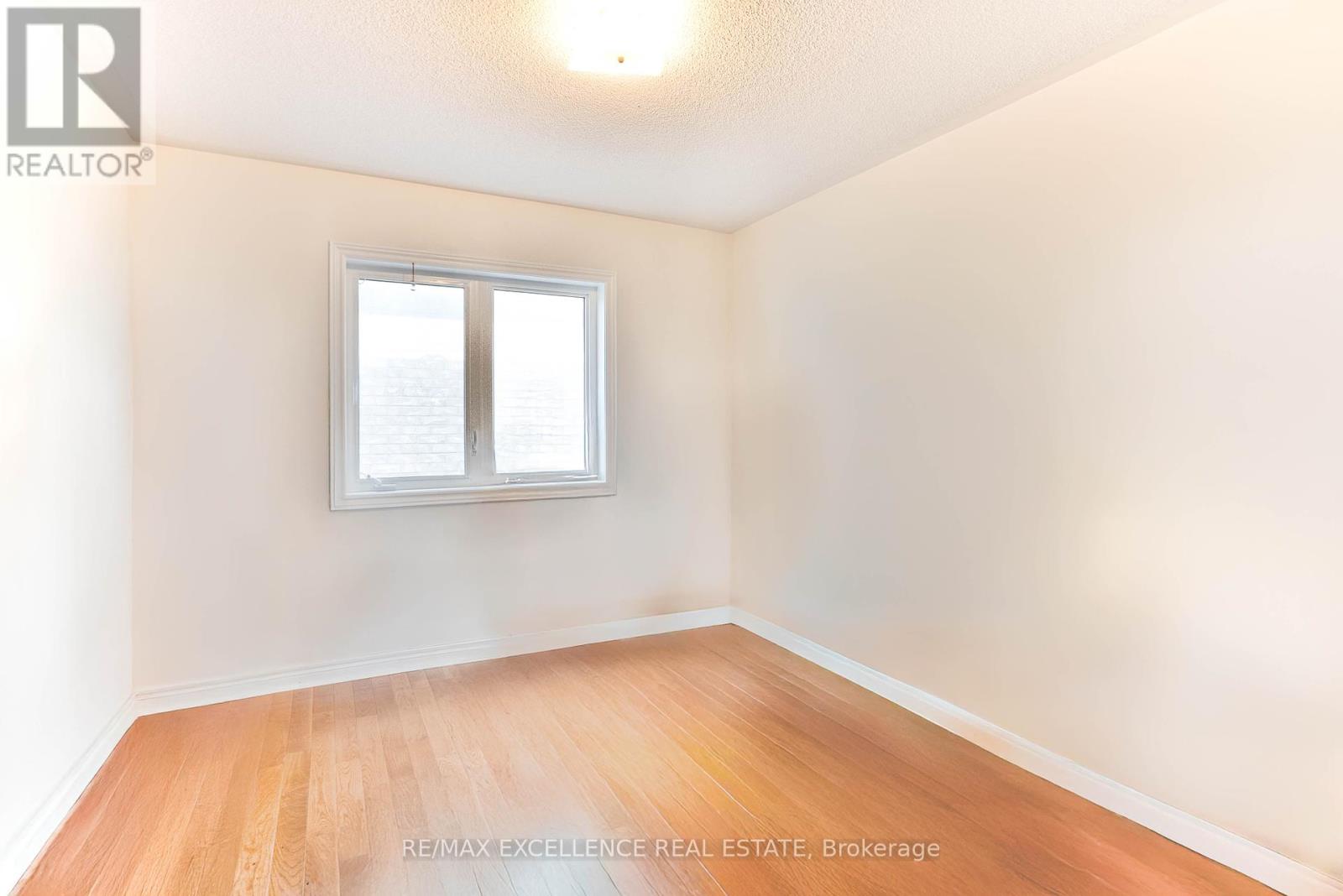 2 Mantle Avenue, Whitchurch-Stouffville, Ontario  L4A 0M4 - Photo 19 - N12394078